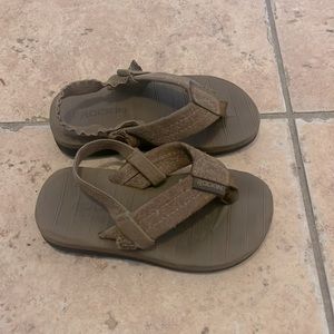 Toddler Boy Sandals Size 5 gentle use